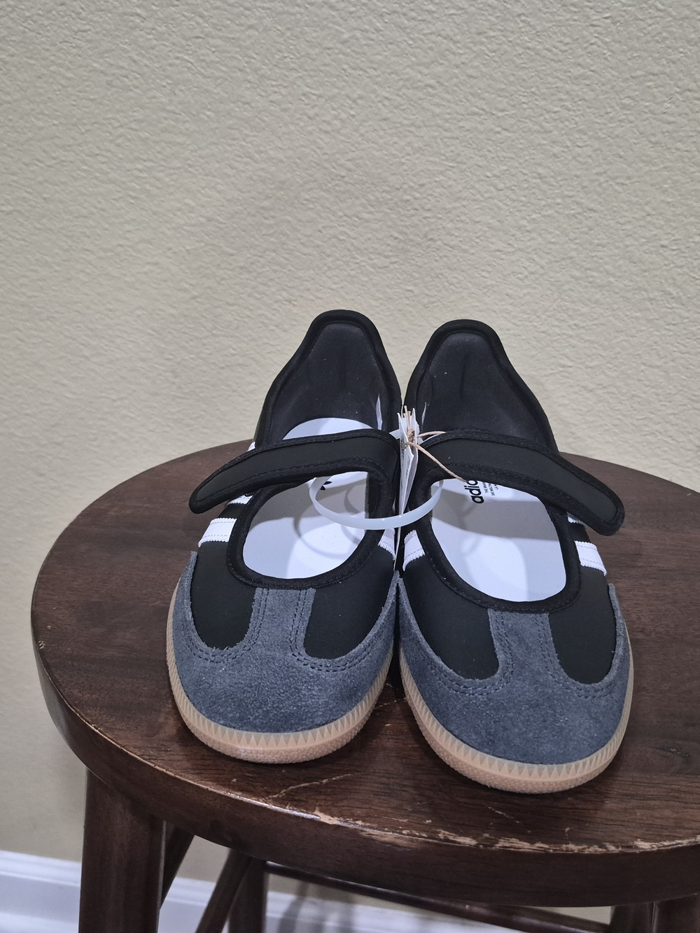 Adidas Kids Black and Gray Mary Jane Sneaker with Gum Sole Size 5